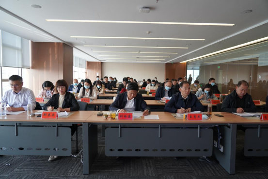 新聞稿：駐馬店市產(chǎn)業(yè)投資集團(tuán)有限公司召開“決戰(zhàn)決勝第四季度、奮力沖刺全年目標(biāo)”部署動(dòng)員會(huì)（陳主任、主席修改版）981.png